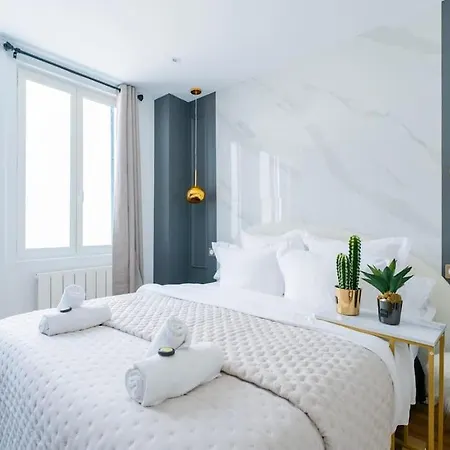Luxurious With Stylish Design And Comfort - 104
